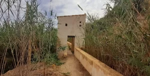 Small building approaching the Assut de Mutxamel