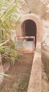 Tunnel entrance near the Assut de Mutxamel