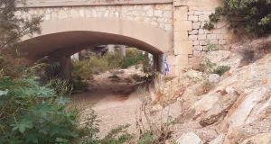 Walk under the bridge