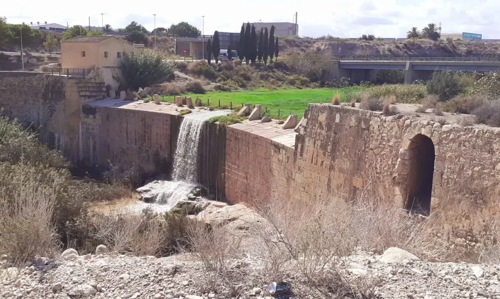 Assut de Sant Joan waterfall