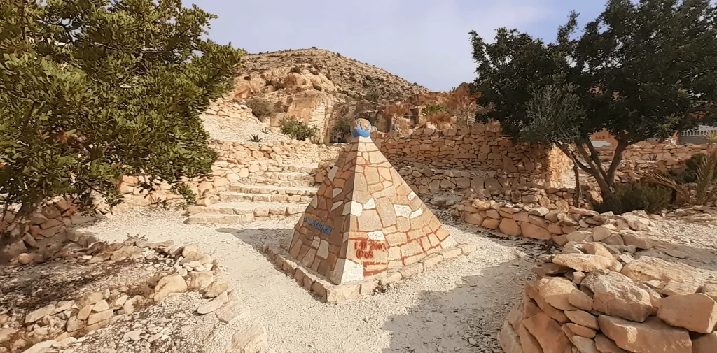 El Cau Elche, Sierra de Tabaiá, open air rock art museum