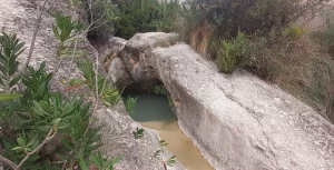 Natural pool with pot on the Ruta del Agua Sella