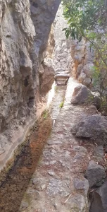 Stepping stones on the Sella Ruta del Agua